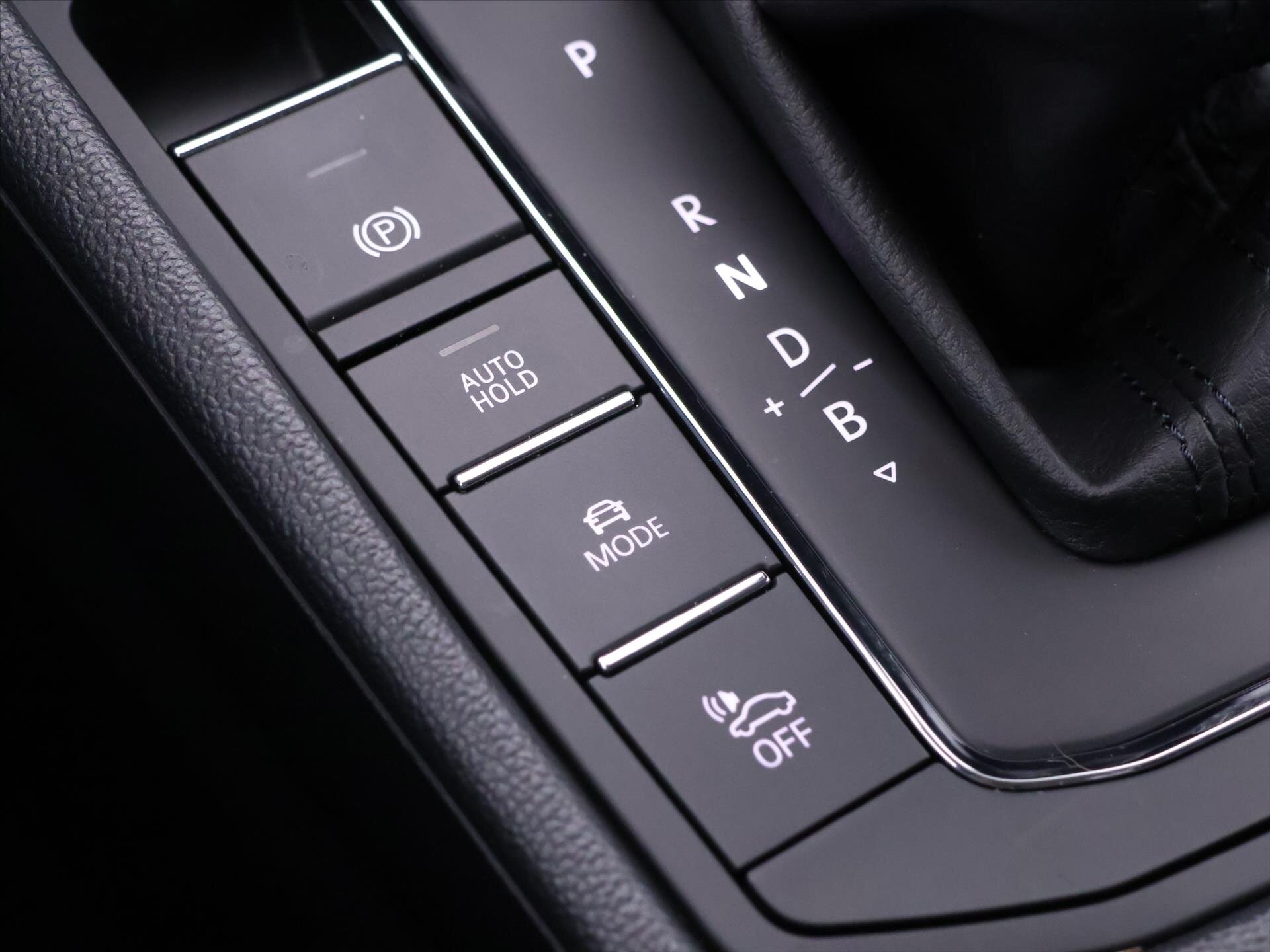 Volkswagen Bora Sedan / Limuzína 0,0 100 kw