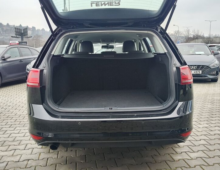 Volkswagen Golf Kombi 1,6 l 77 kw