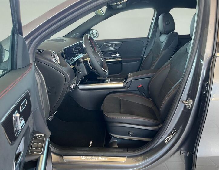 Mercedes-Benz GLA 11