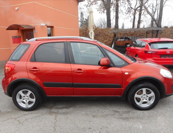 Suzuki SX4 Hatchback 1,6 l 88 kw