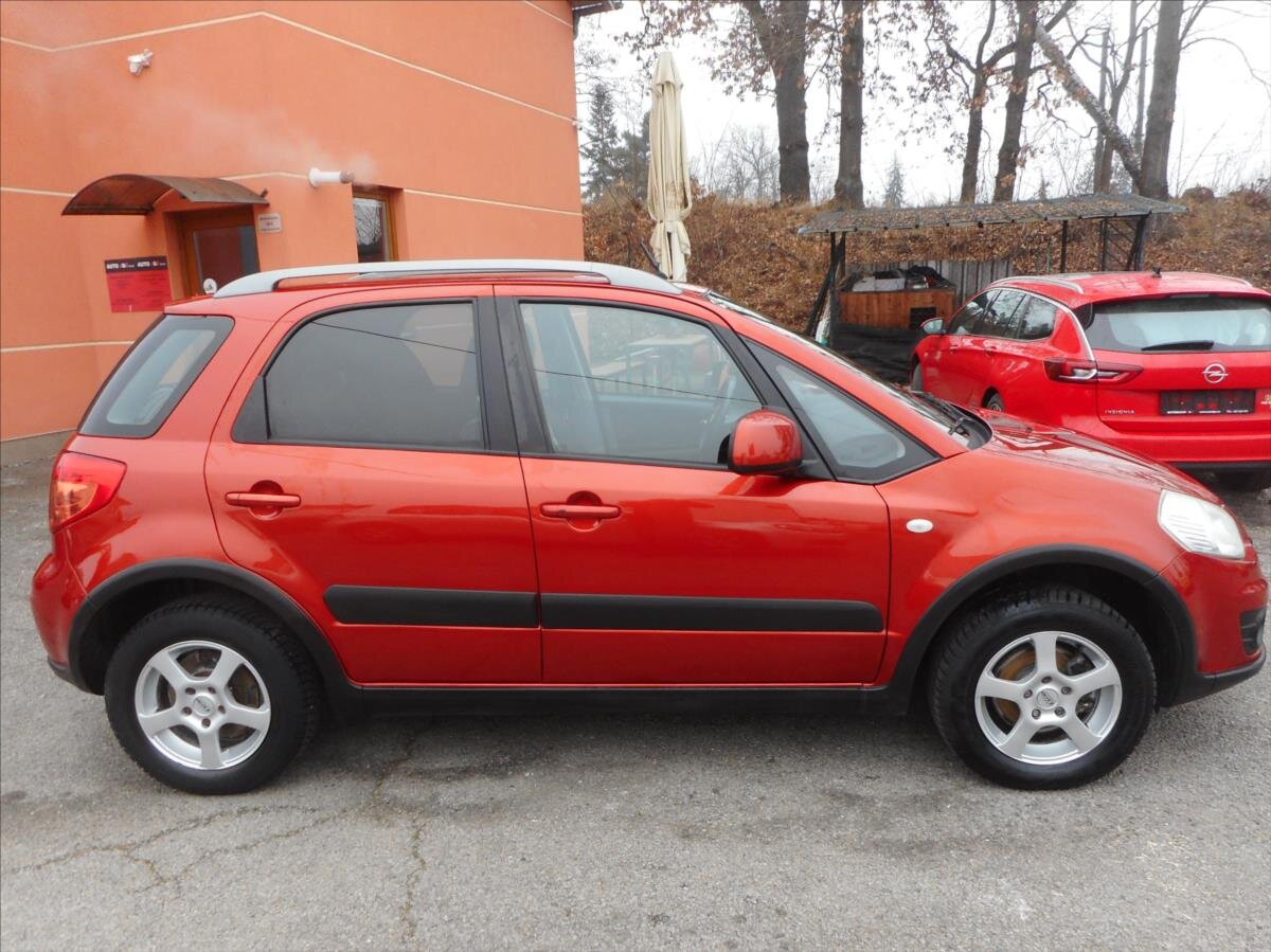 Suzuki SX4 Hatchback 1,6 l 88 kw