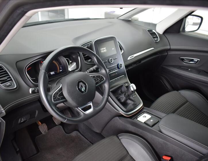 Renault Grand Scénic 9