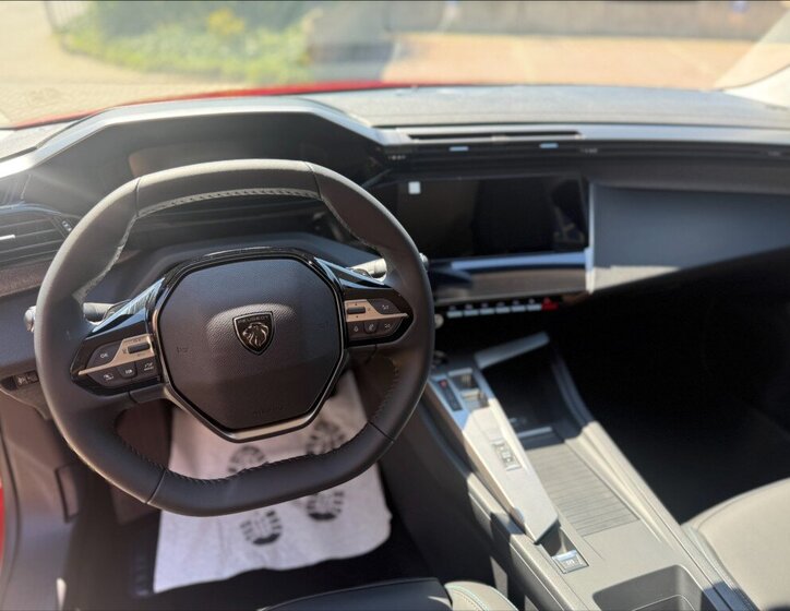 Peugeot 308 Kombi 1,2 l 107 kw