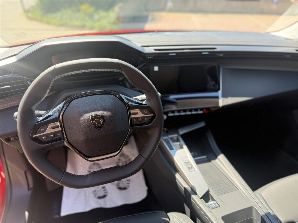 Peugeot 308 Kombi 1,2 l 107 kw