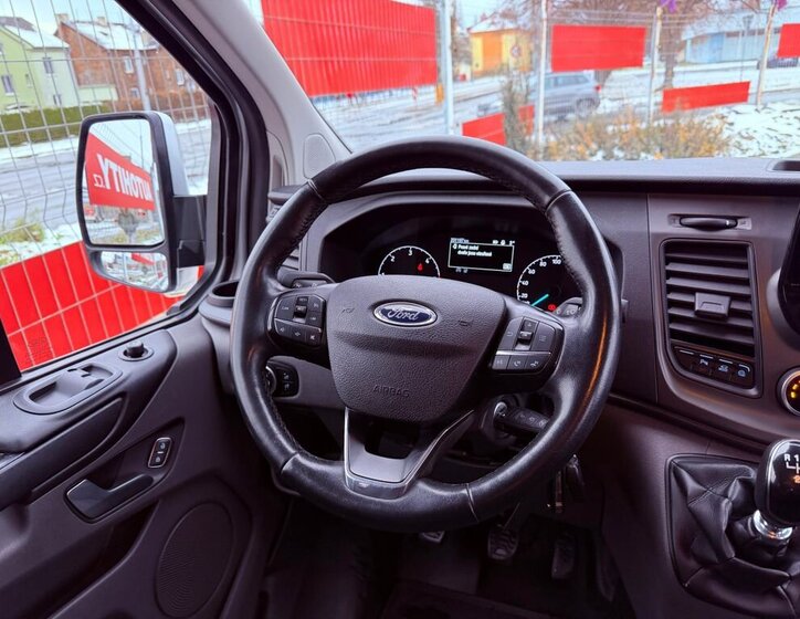 Ford Tourneo Custom 16