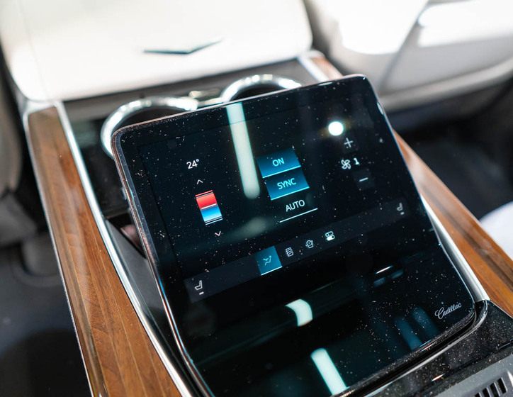 Cadillac Escalade 42