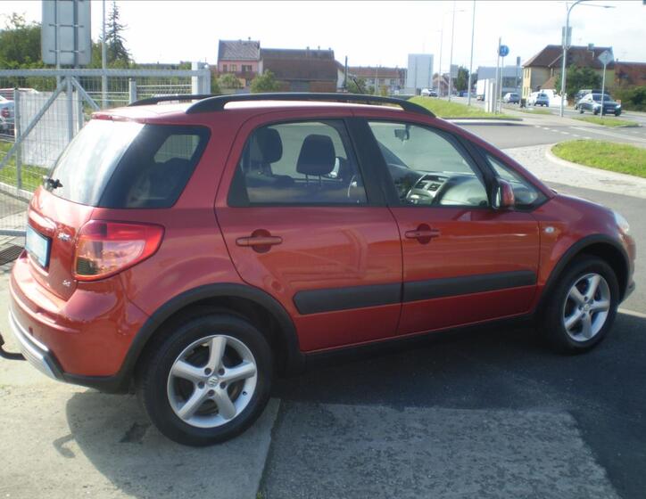 Suzuki SX4 6