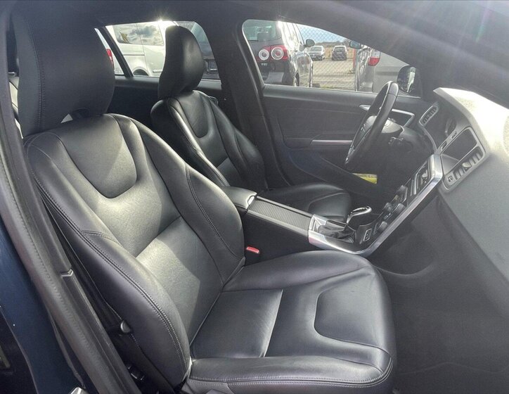 Volvo V60 Kombi 2,4 l 158 kw