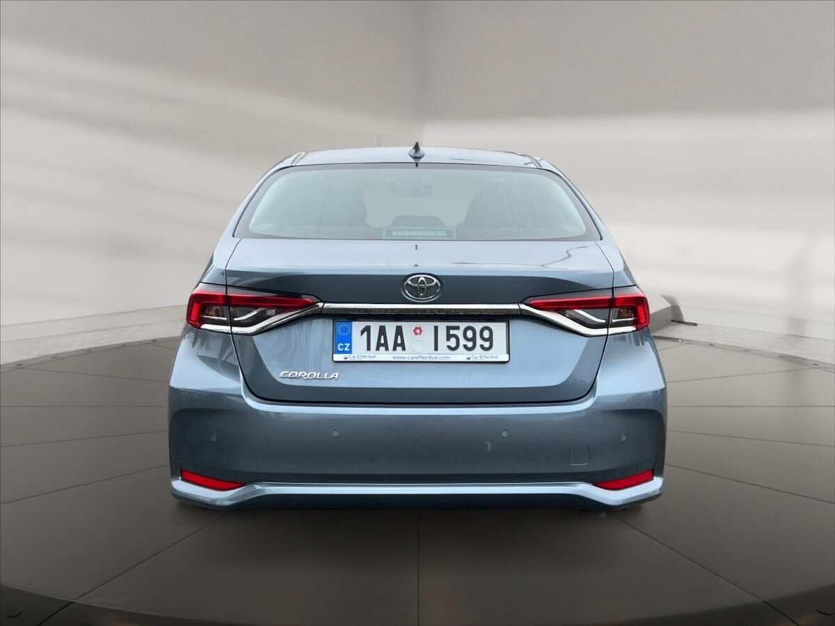 Toyota Corolla Sedan / Limuzína 1,5 l 92 kw