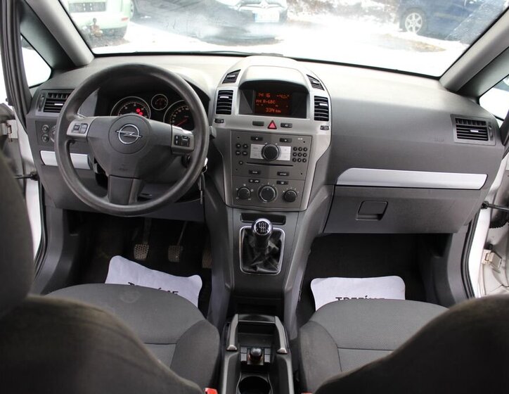 Opel Zafira 24