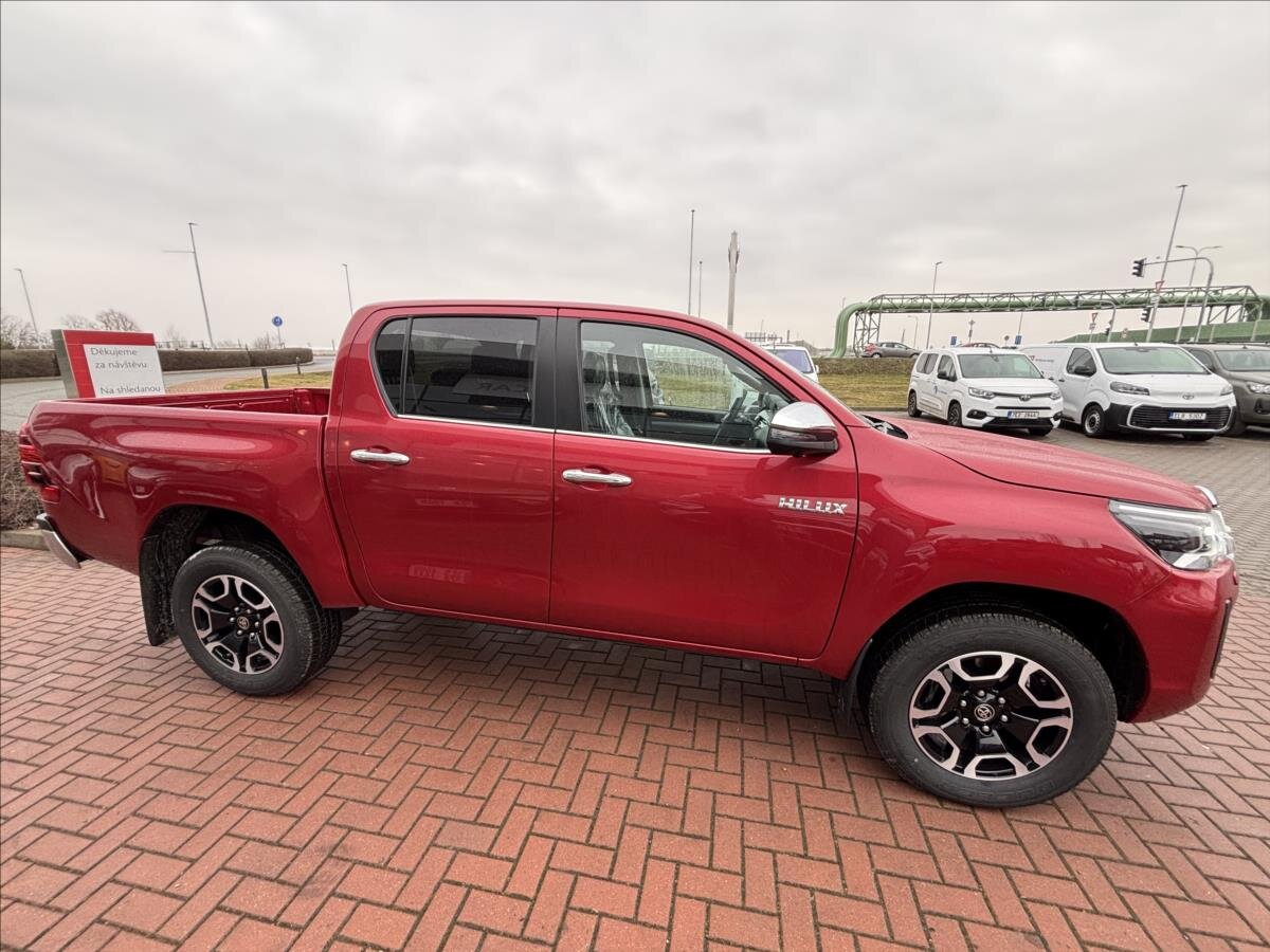 Toyota Hilux Pick-up 2,8 l 150 kw