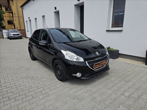 Peugeot 208 Hatchback 1,2 l 60 kw