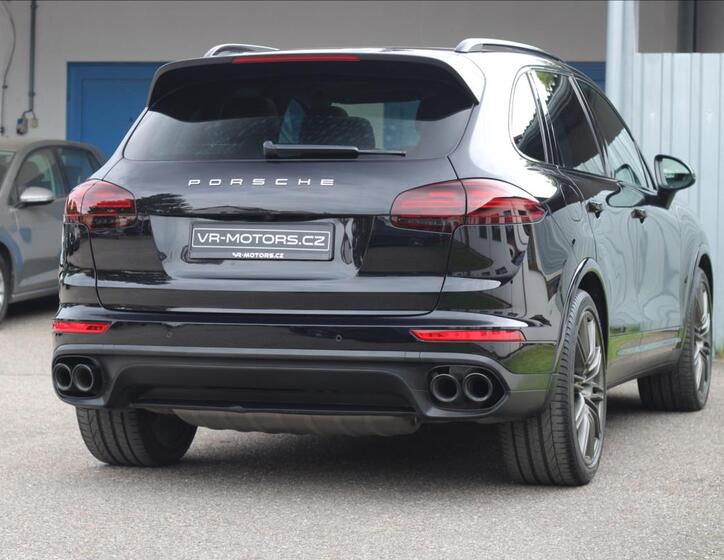 Porsche Cayenne SUV 4,1 l 283 kw