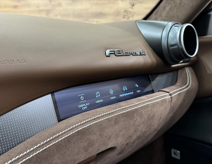 Ferrari F8 Kabriolet 3,9 l 530 kw