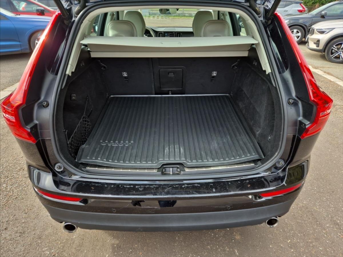 Volvo XC60 SUV / Terénní 2,0 l 145 kw