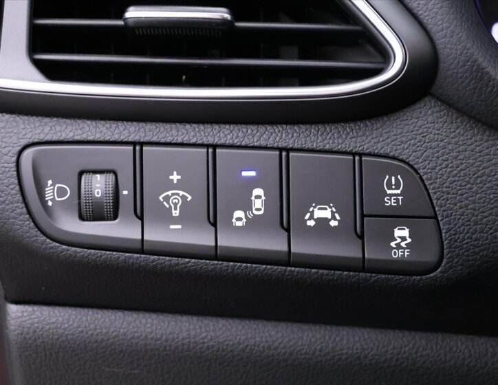 Hyundai i30 Liftback 1,6 l 100 kw