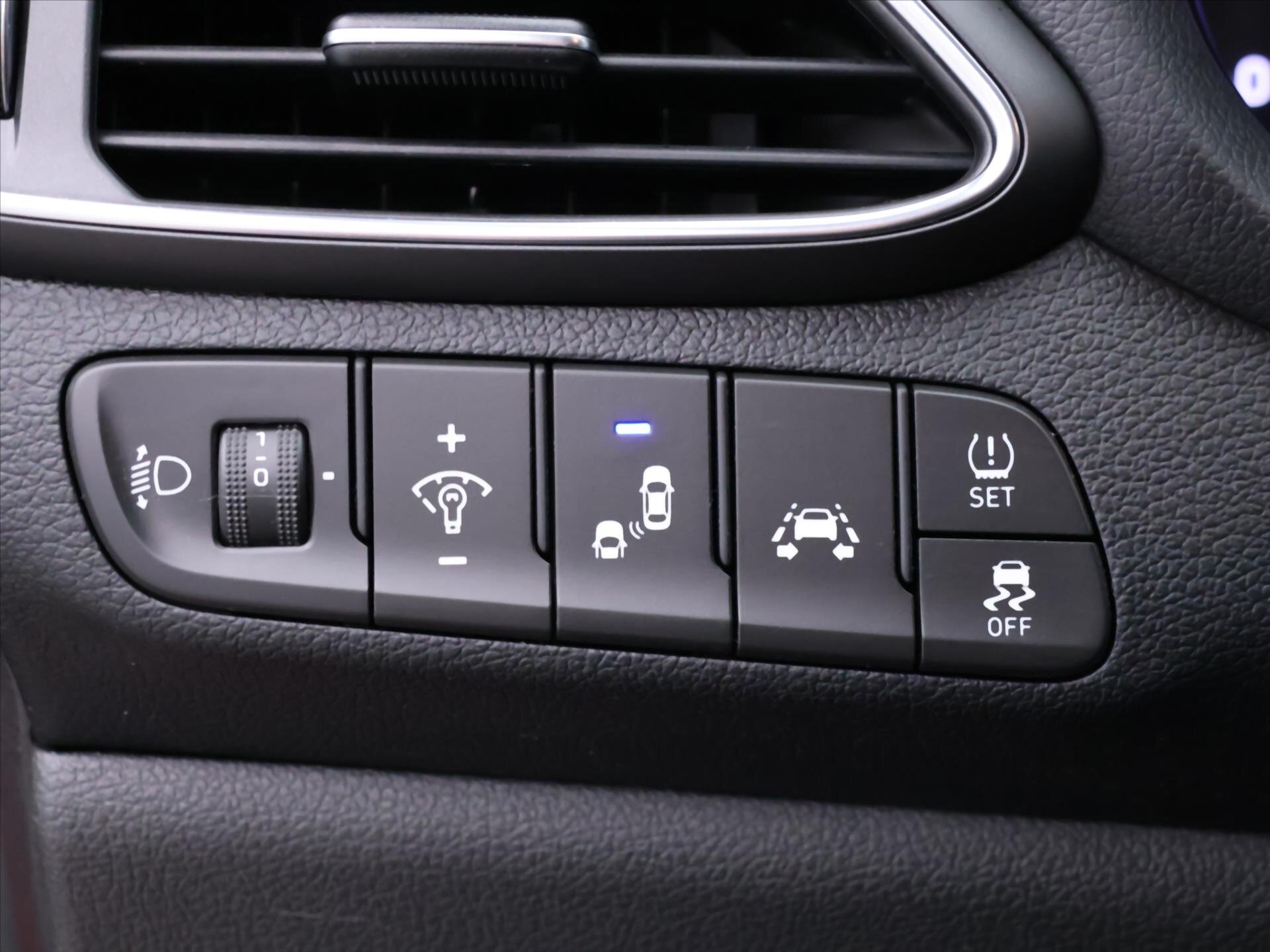 Hyundai i30 Liftback 1,6 l 100 kw