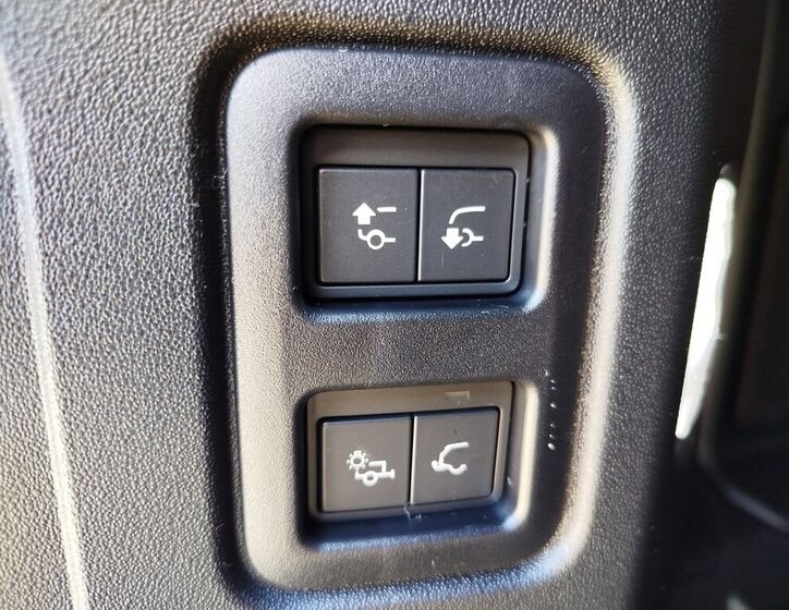 Land Rover Defender SUV / Terénní 3,0 l 258 kw