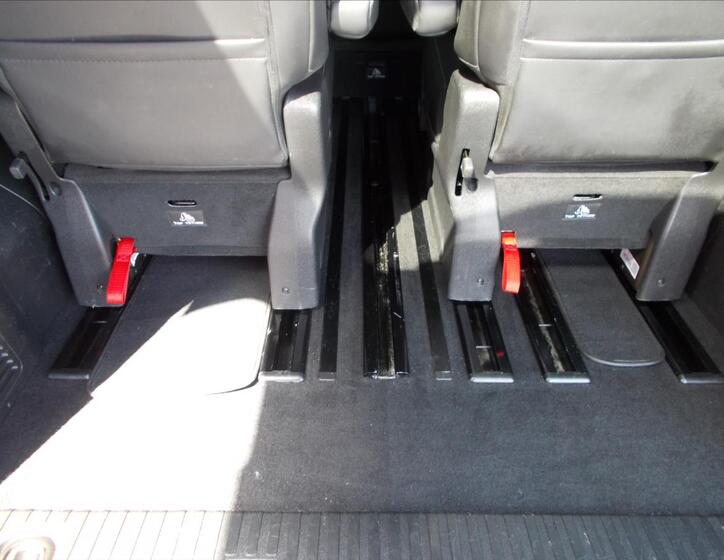 Peugeot Traveller 16