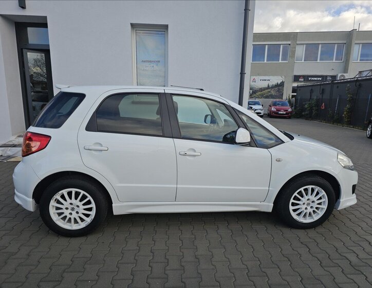 Suzuki SX4 Hatchback 1,6 l 79 kw