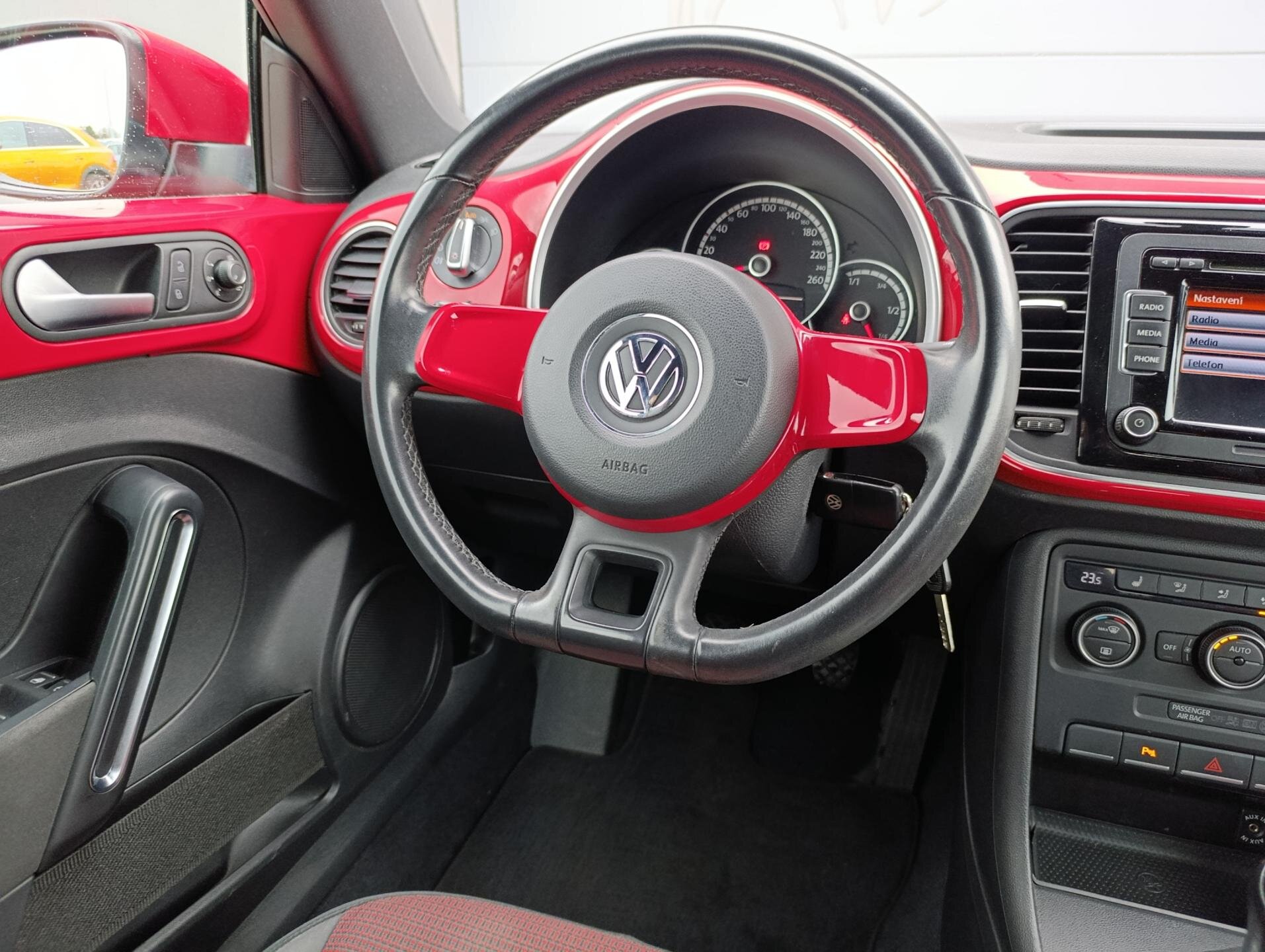 Volkswagen Beetle Kabriolet 1,2 l 77 kw