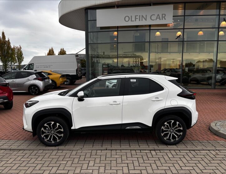 Toyota Yaris Cross 8