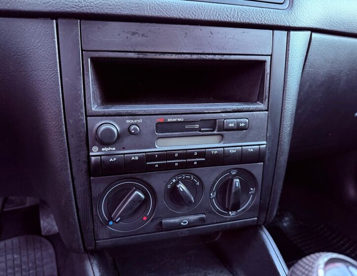 Volkswagen Golf Hatchback 1,4 l 55 kw