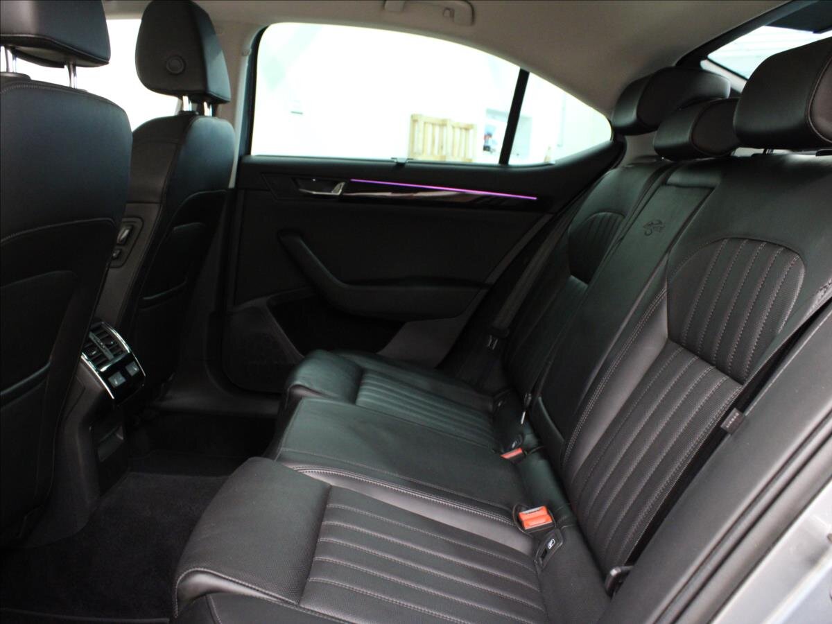 Škoda Superb Sedan / Limuzína 1,8 l 132 kw