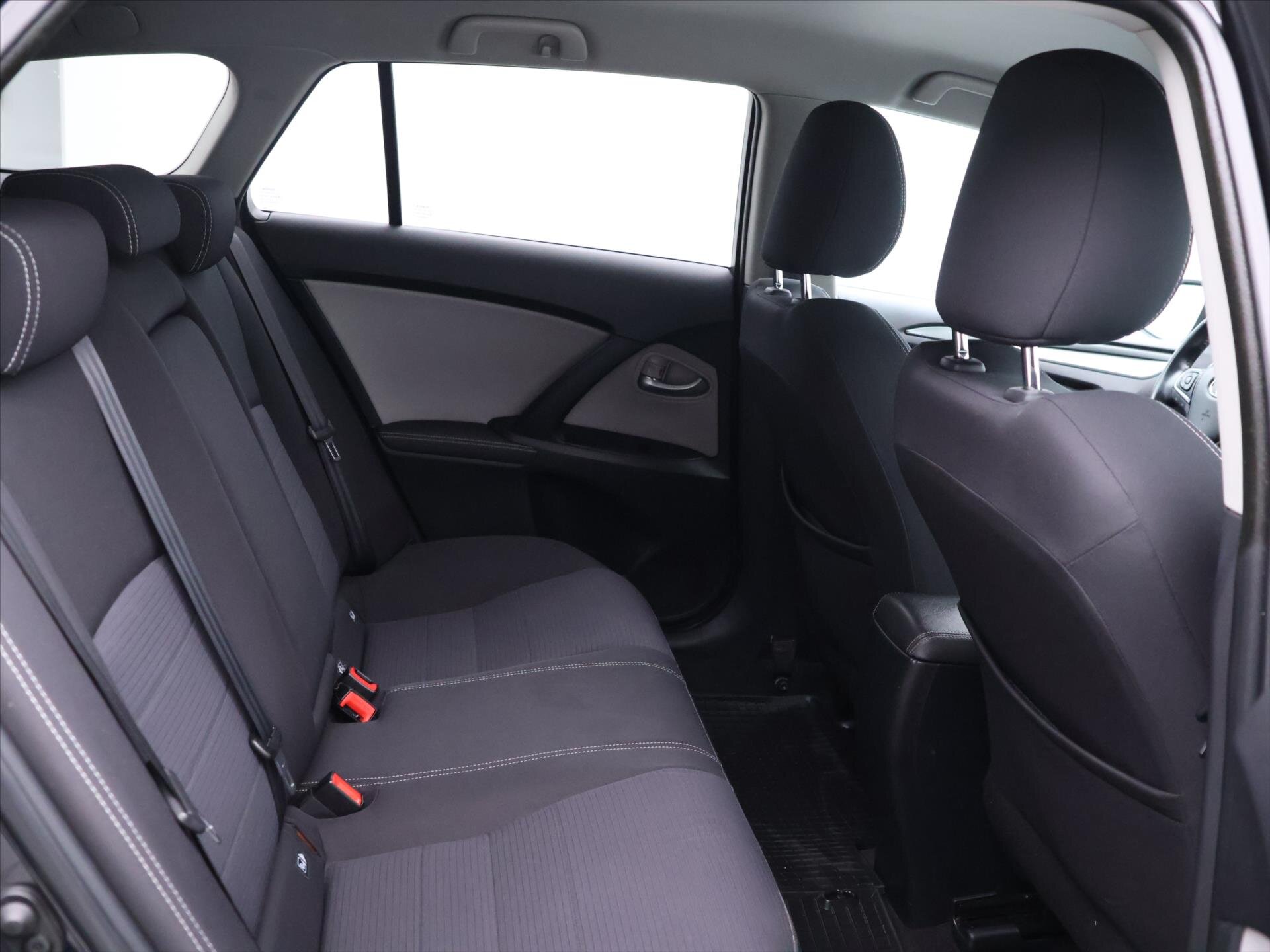 Toyota Avensis Kombi 2,0 l 105 kw