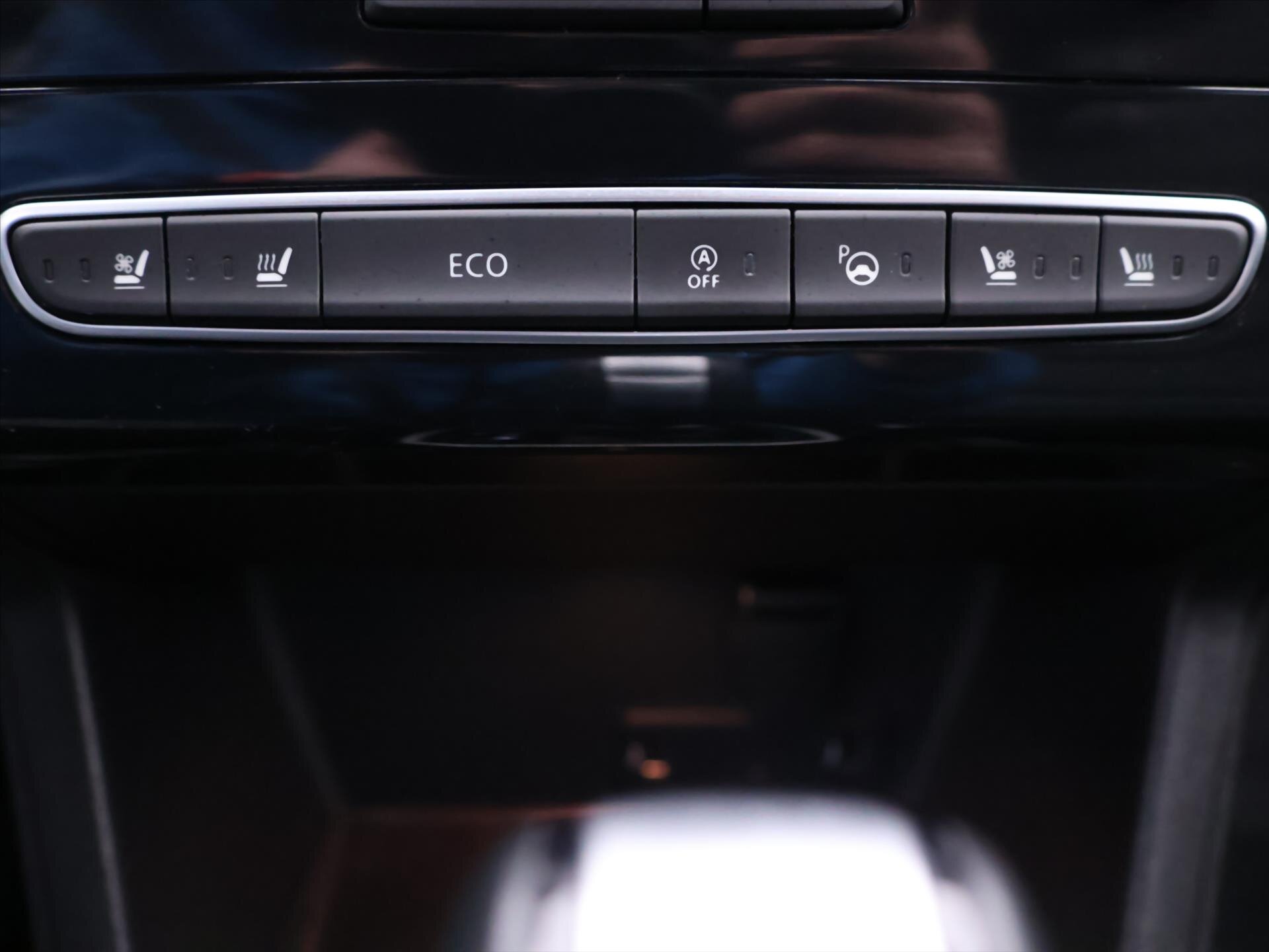 Renault Koleos SUV / Terénní 2,0 l 135 kw