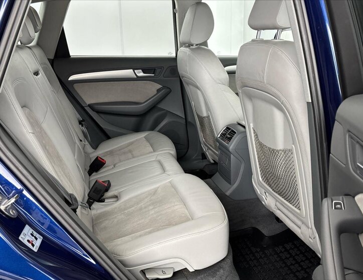 Audi Q5 SUV / Terénní 2,0 l 130 kw