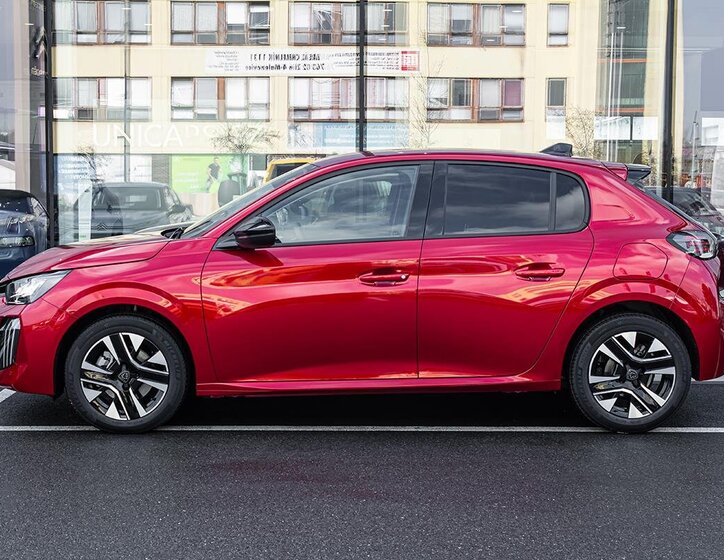 Peugeot 208 Hatchback 1,2 l 74 kw