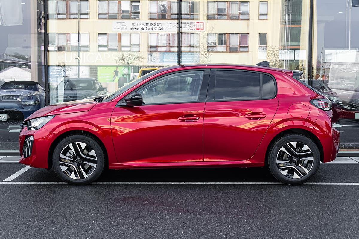 Peugeot 208 Hatchback 1,2 l 74 kw