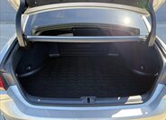 Lexus ES 300h Sedan / Limuzína 2,5 l 131 kw