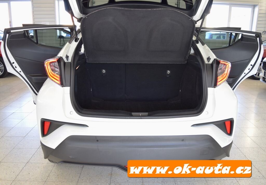 Toyota C-HR Hatchback 1,8 l 0