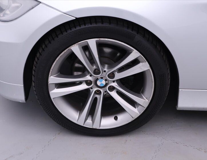 BMW Řada 3 Sedan / Limuzína 2,0 l 110 kw