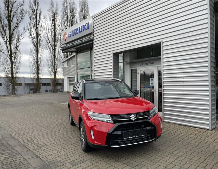 Suzuki Vitara SUV 1,4 l 81 kw