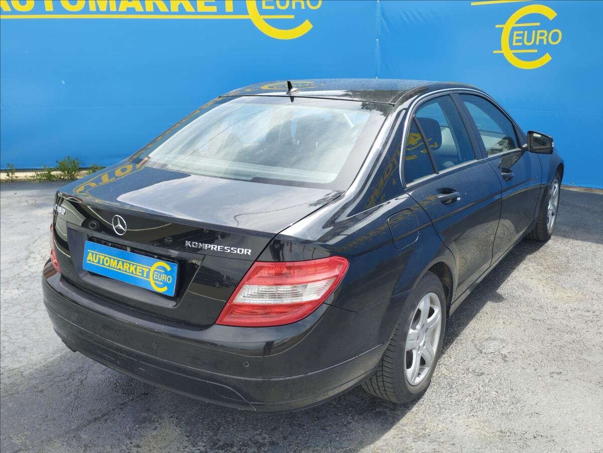Mercedes-Benz Třídy C Sedan / Limuzína 1,8 l 115 kw