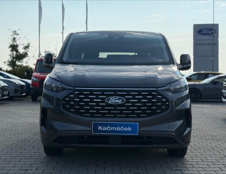 Ford Tourneo Custom 8