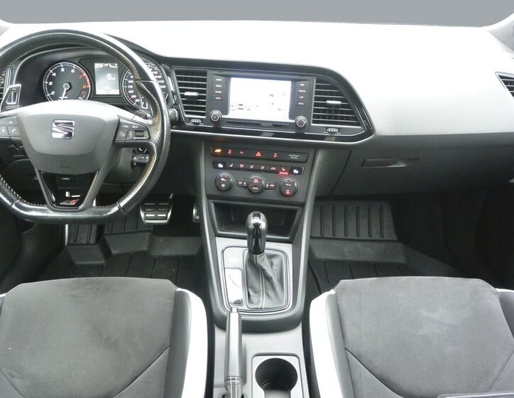 Seat Leon Hatchback 2,0 l 206 kw