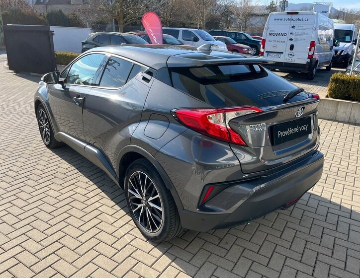 Toyota C-HR SUV / Terénní 1,8 l 72 kw