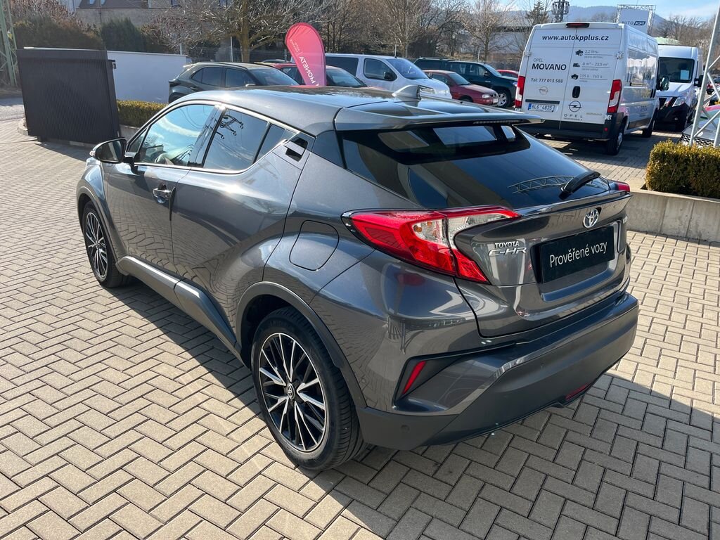 Toyota C-HR SUV / Terénní 1,8 l 72 kw