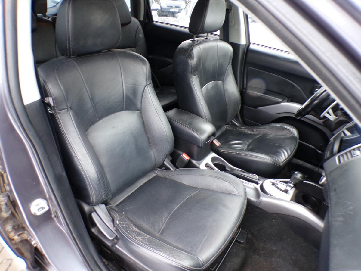 Mitsubishi Outlander Kombi 2,4 l 125 kw