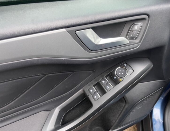 Ford Focus Kombi 999,0 92 kw