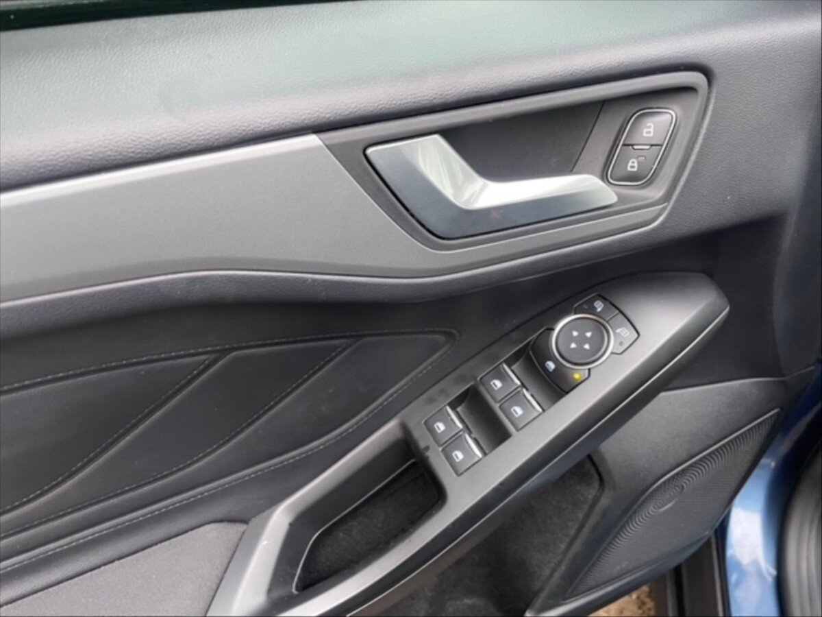 Ford Focus Kombi 999,0 92 kw