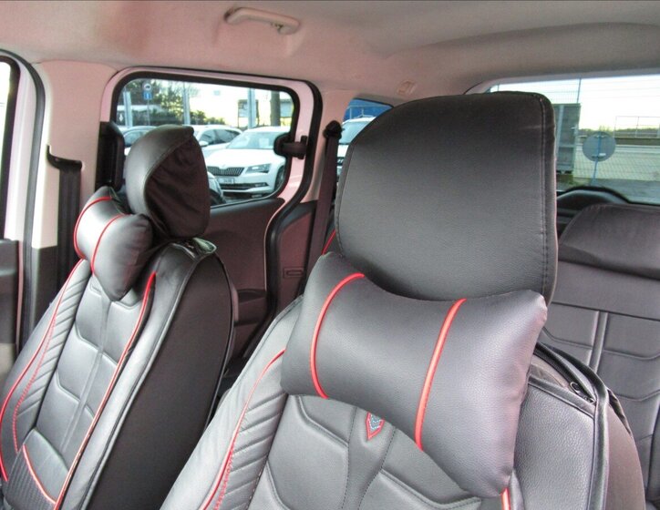 Ford Tourneo Courier 13