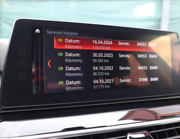 BMW Řada 5 Kombi 3,0 l 195 kw