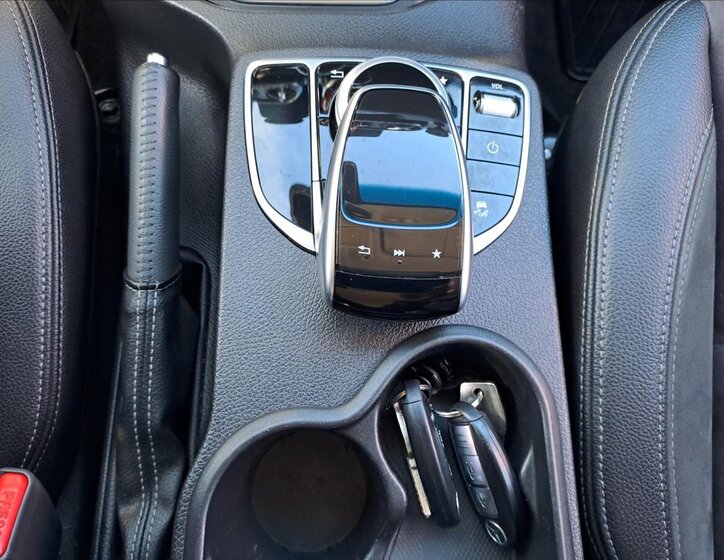 Mercedes-Benz Třídy X 18