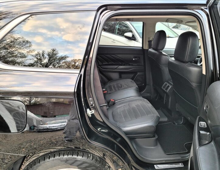 Mitsubishi Outlander SUV / Terénní 2,4 l 165 kw