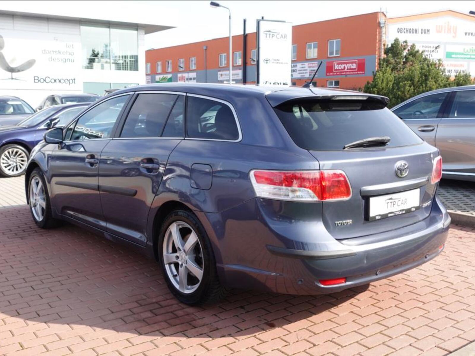 Toyota Avensis 6